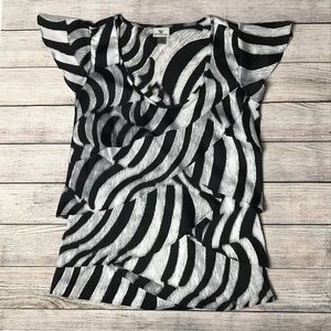 Black & White Scoop Neck Blouse